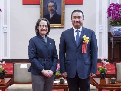 與蕭副總統美琴合照